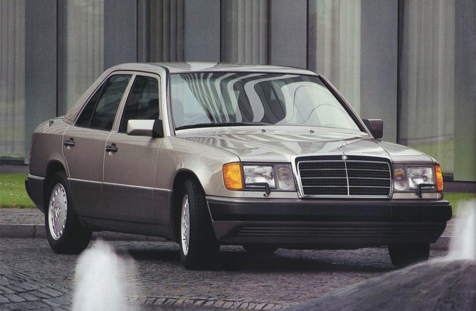Замена аккумулятора Mercedes W124