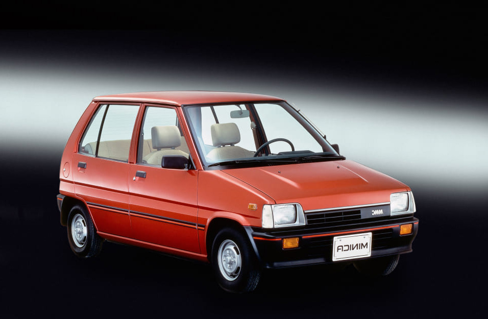 Замена аккумулятора Mitsubishi Minica